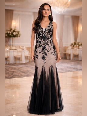 NEW Betsy & Adam Long V-Neck Embroidered Gown – NWT – Size 8 (Retail $320)